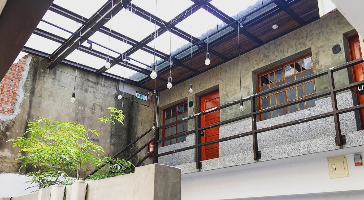 158 Hostel Tainan Exteriör bild