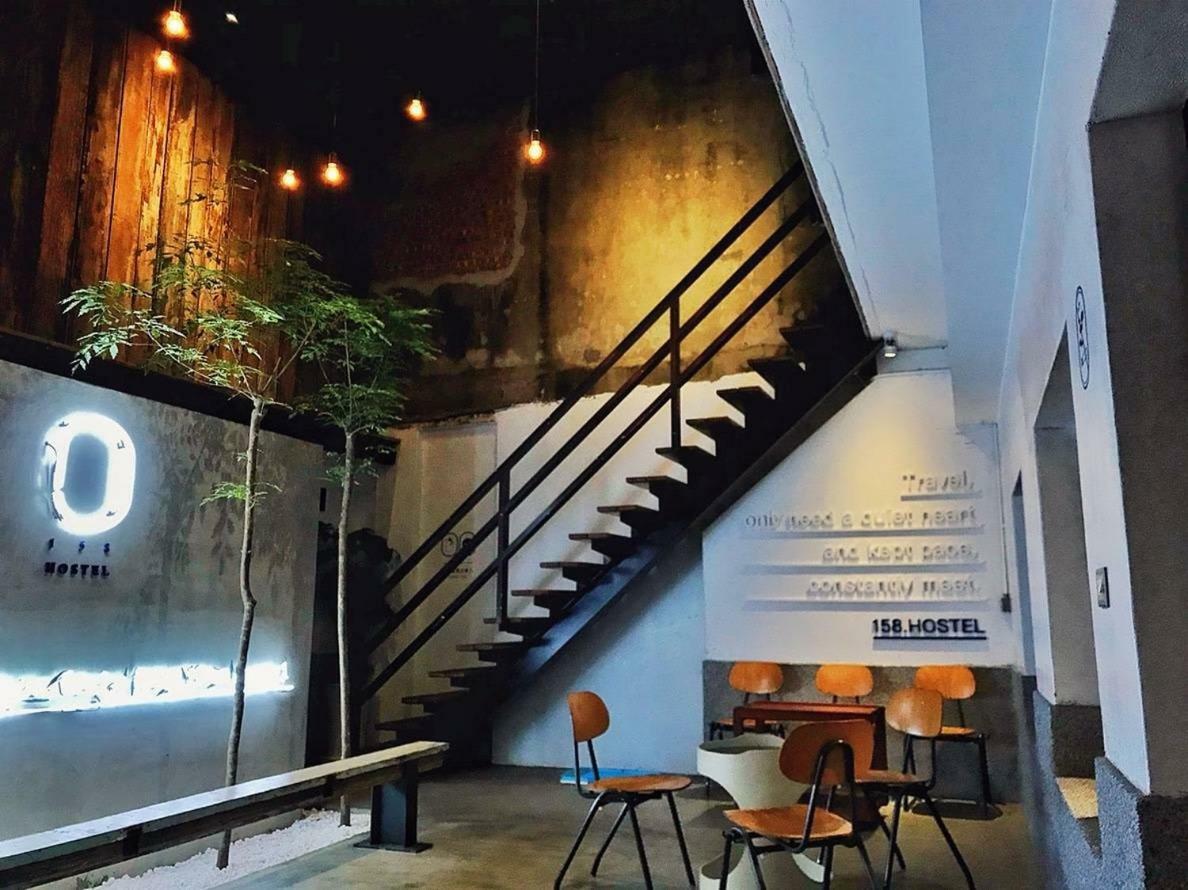 158 Hostel Tainan Exteriör bild